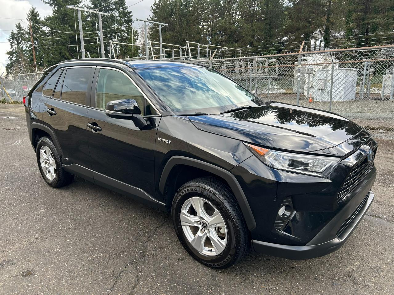 Toyota RAV4 Hybrid XLE 2021