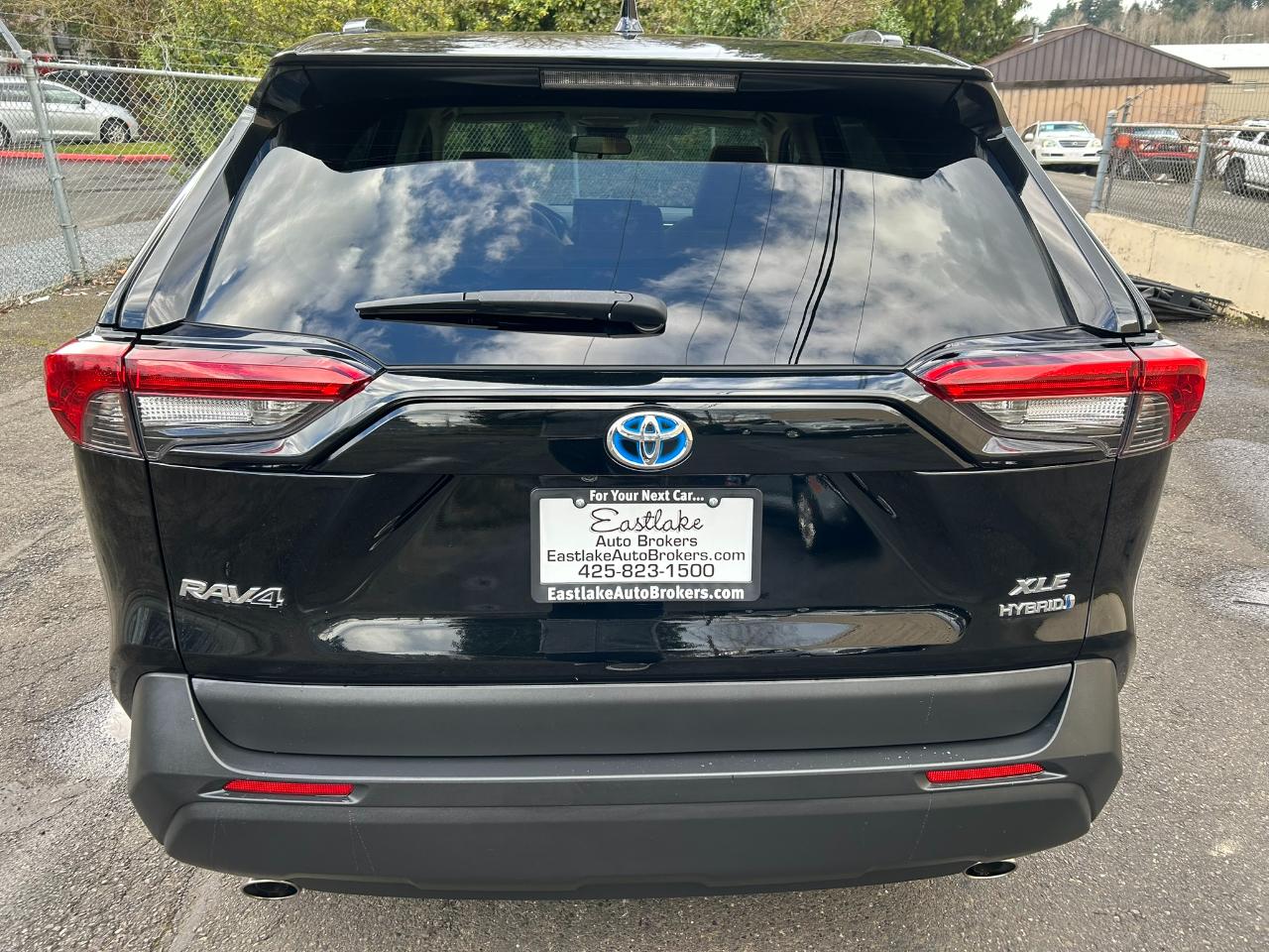 Toyota RAV4 Hybrid XLE 2021