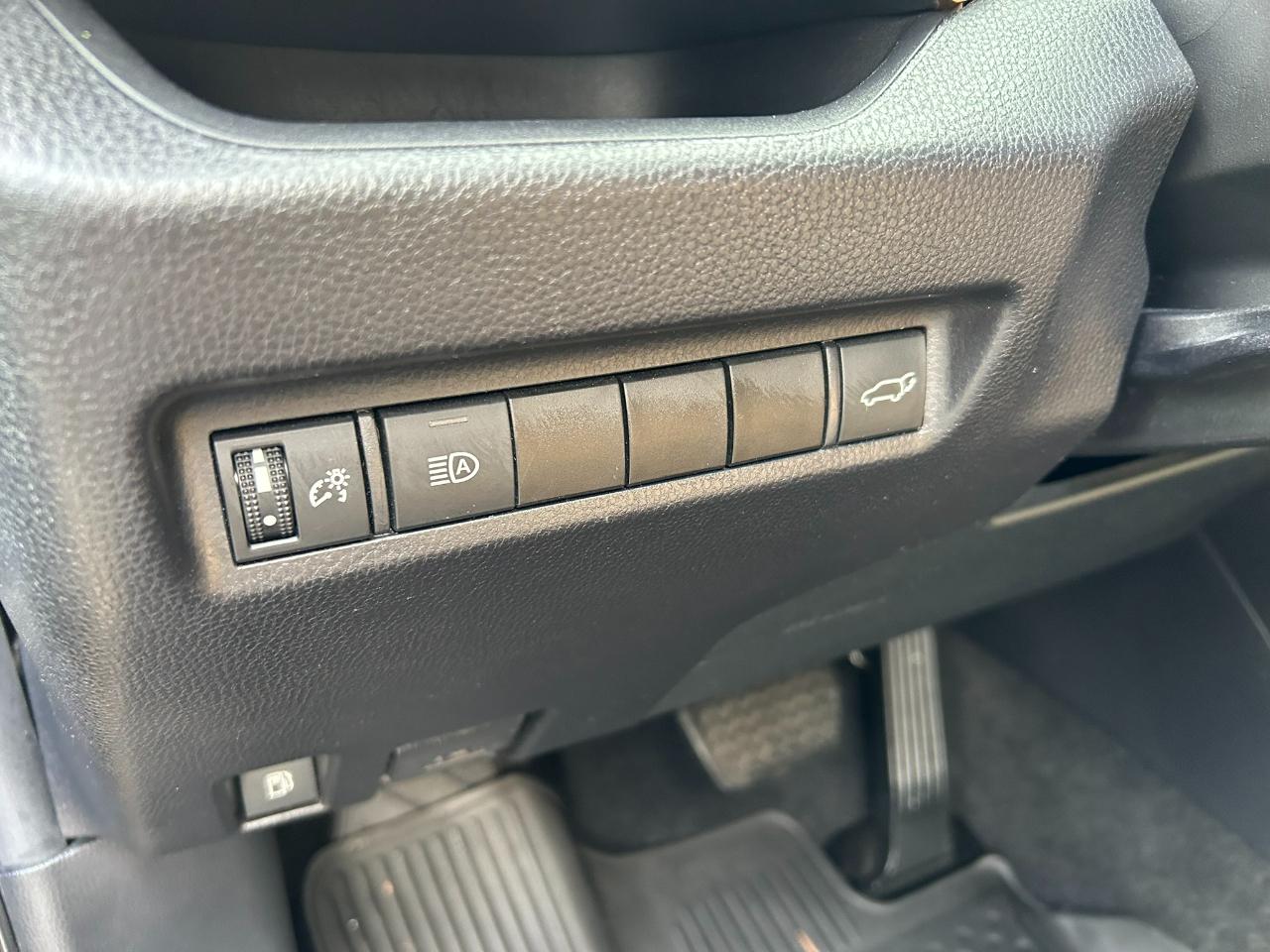 Toyota RAV4 Hybrid XLE 2021