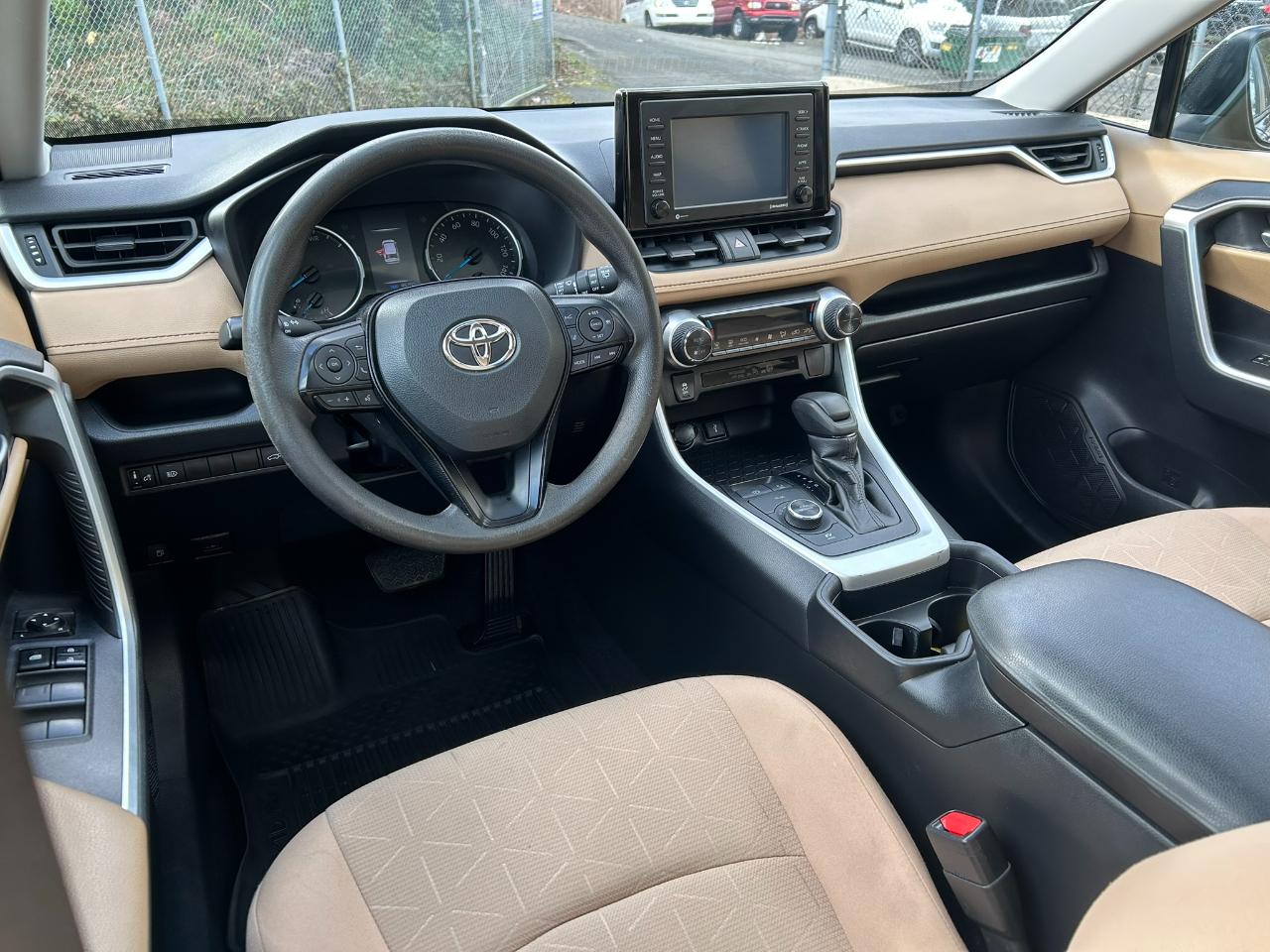 Toyota RAV4 Hybrid XLE 2021