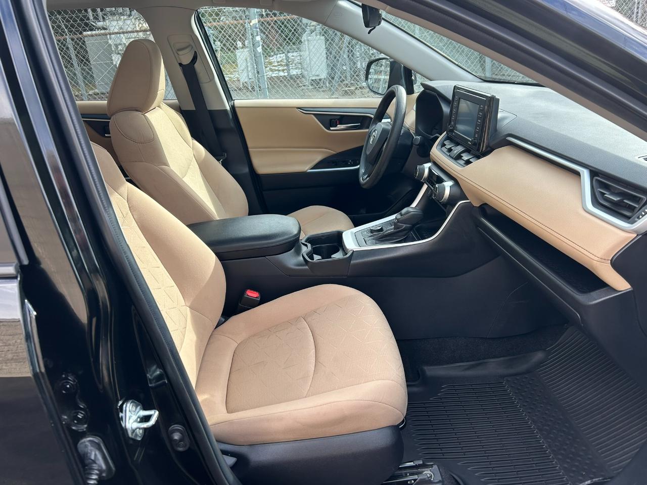 Toyota RAV4 Hybrid XLE 2021