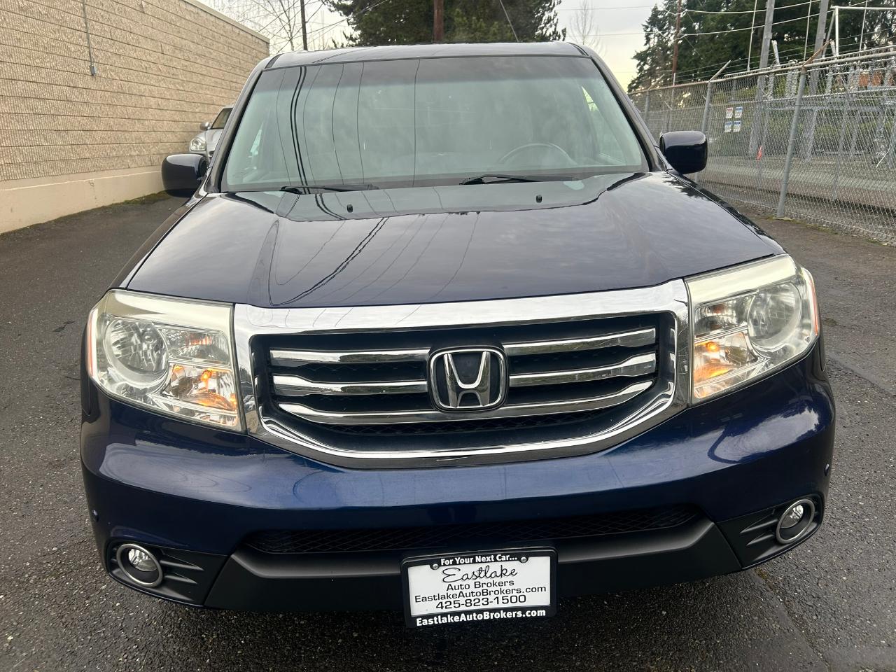 Honda Pilot Touring 4WD 5-Spd AT with DVD 2013