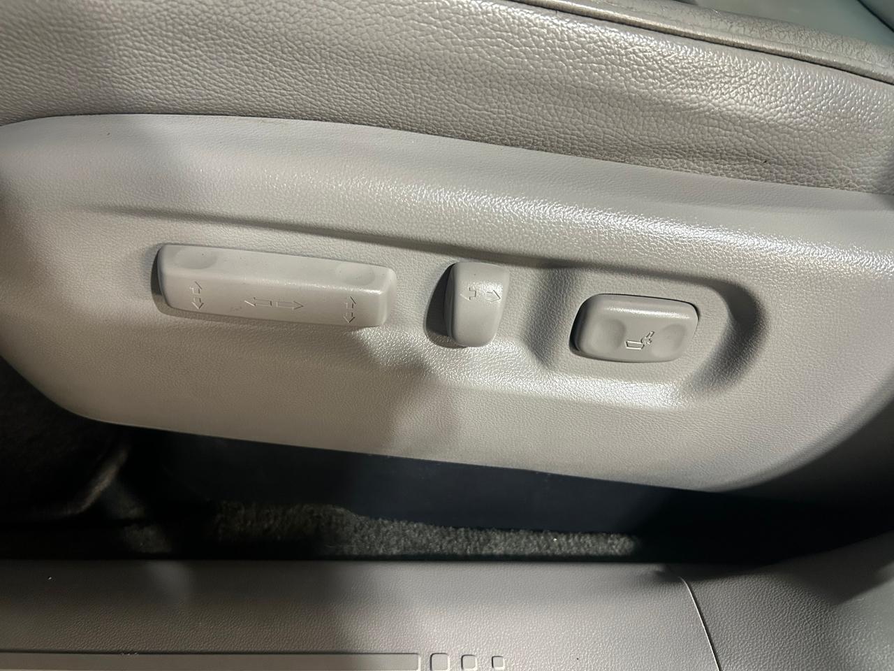 Honda Pilot Touring 4WD 5-Spd AT with DVD 2013