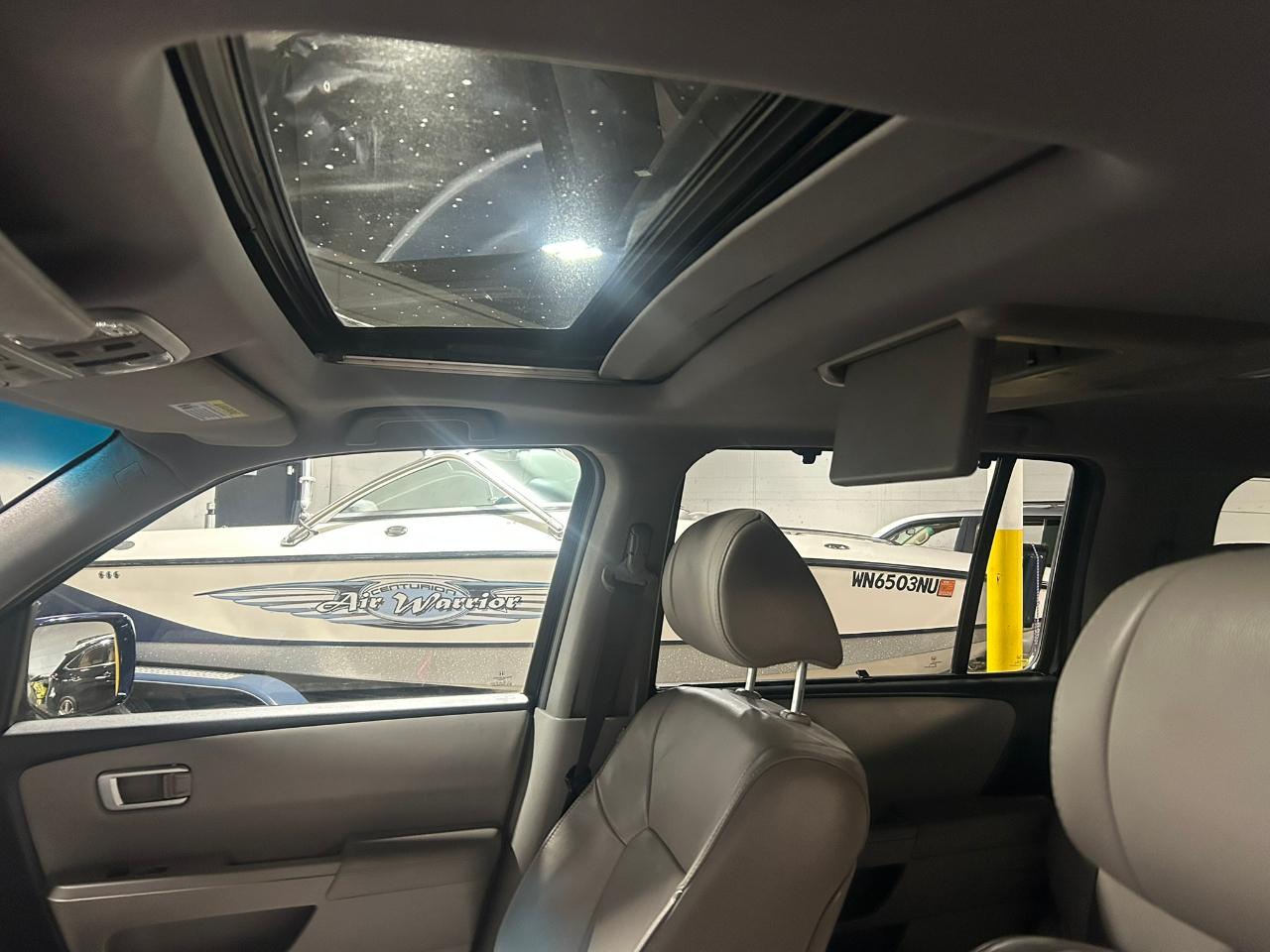 Honda Pilot Touring 4WD 5-Spd AT with DVD 2013