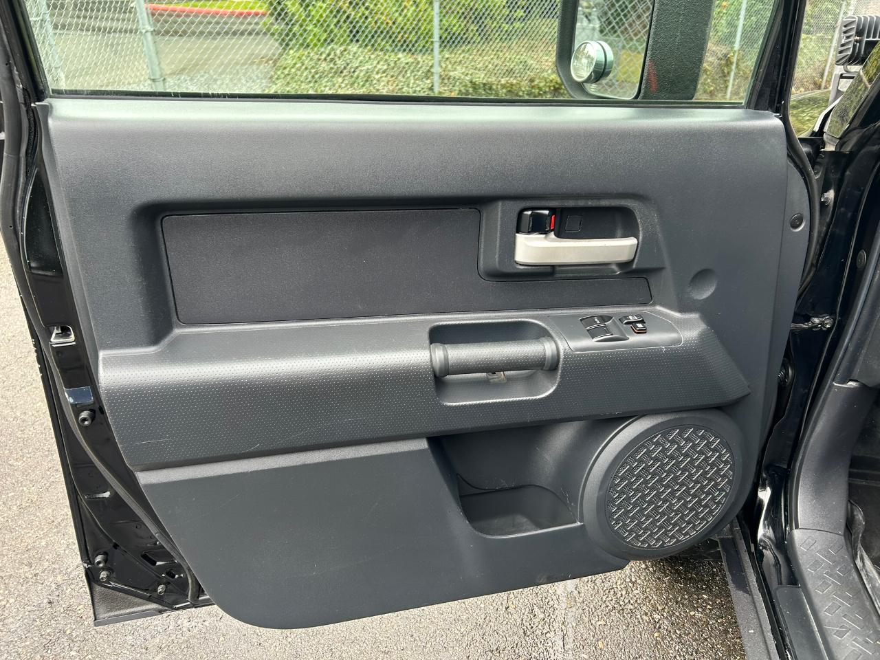 Toyota FJ Cruiser 4WD AT 2010