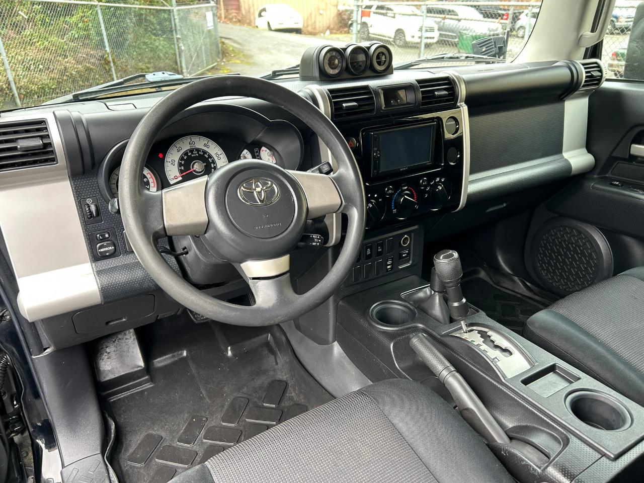 Toyota FJ Cruiser 4WD AT 2010