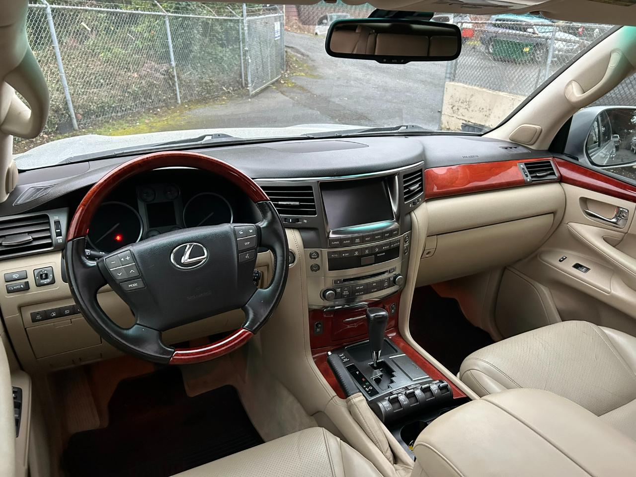 Lexus LX 570 Sport Utility 2008