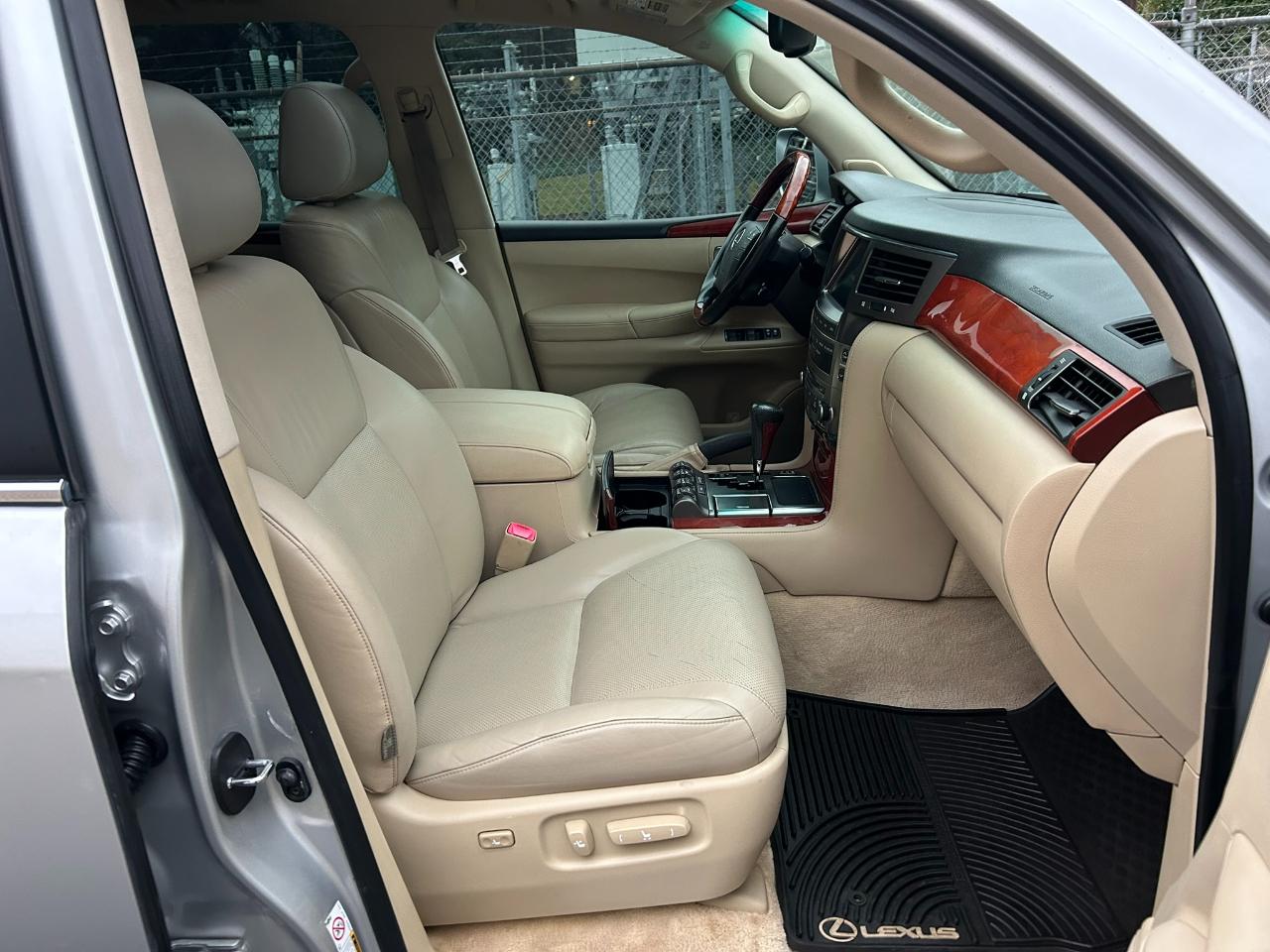 Lexus LX 570 Sport Utility 2008