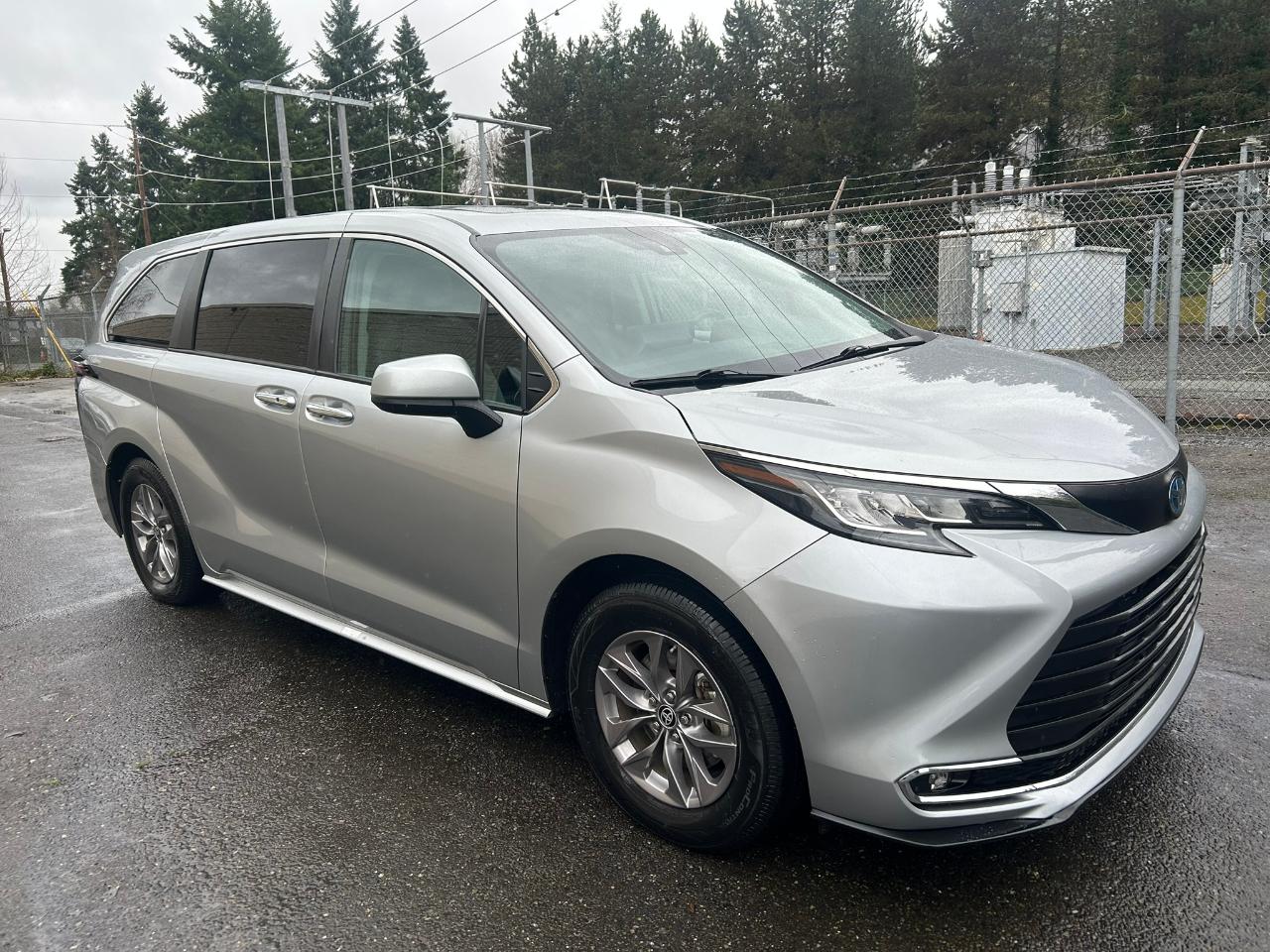 Toyota Sienna XLE 7-Passenger AWD 2023