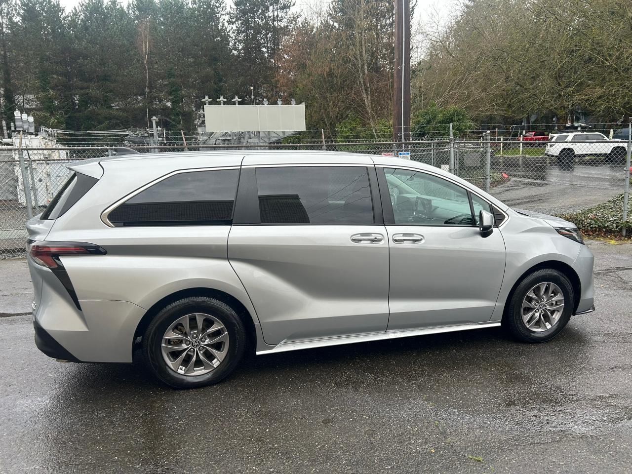 Toyota Sienna XLE 7-Passenger AWD 2023