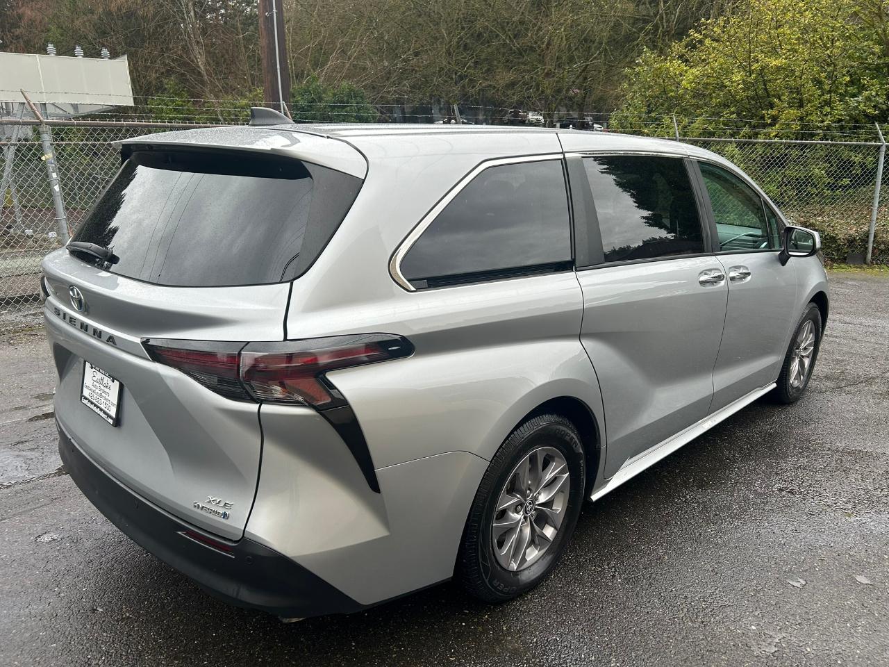 Toyota Sienna XLE 7-Passenger AWD 2023