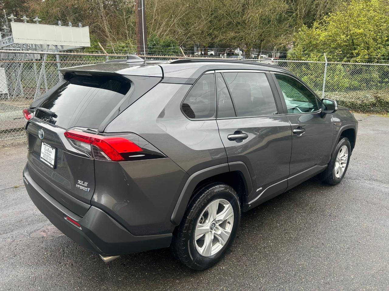 Toyota RAV4 Hybrid XLE 2020