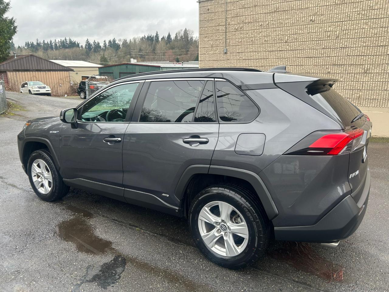 Toyota RAV4 Hybrid XLE 2020