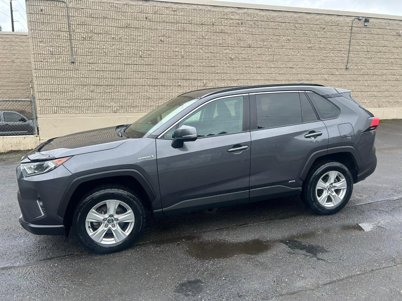 Toyota RAV4 Hybrid XLE 2020