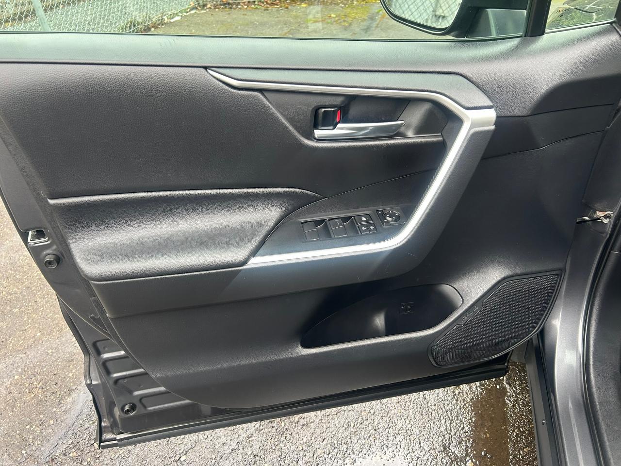 Toyota RAV4 Hybrid XLE 2020