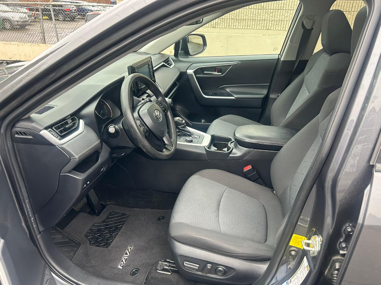 Toyota RAV4 Hybrid XLE 2020