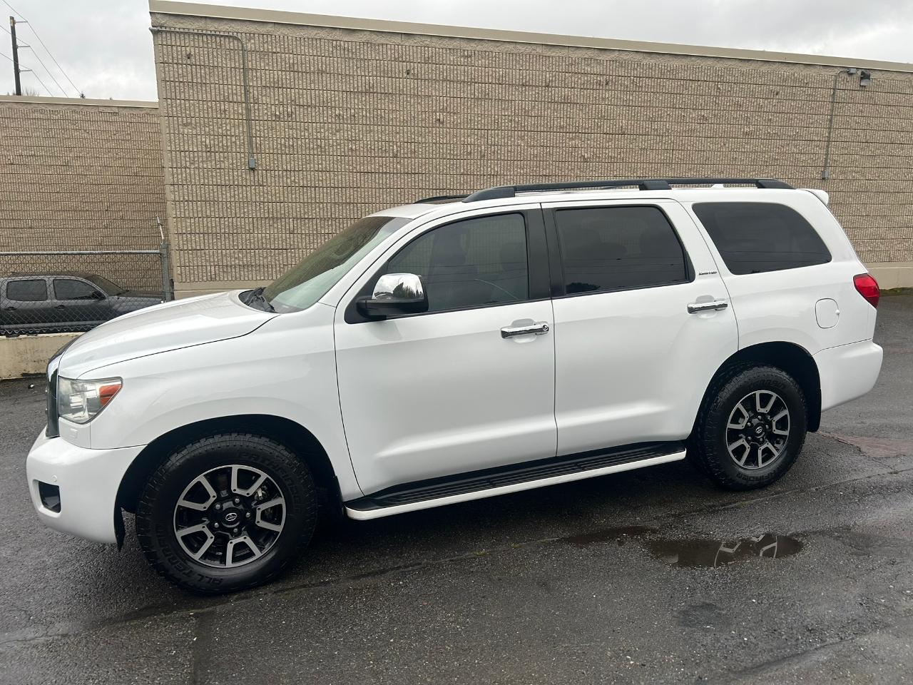 Toyota Sequoia Limited 4WD FFV 2013