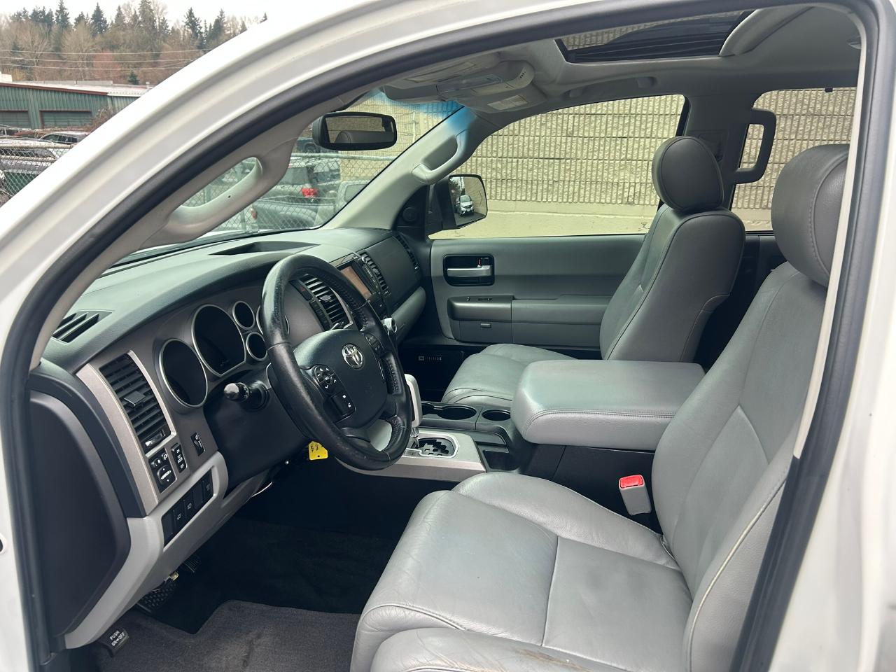 Toyota Sequoia Limited 4WD FFV 2013