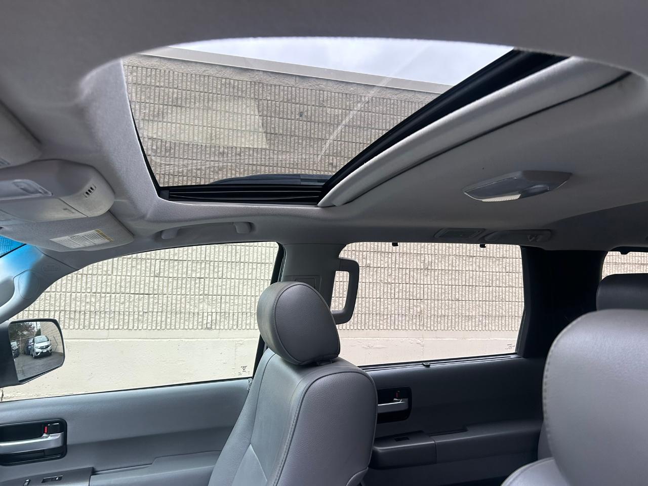 Toyota Sequoia Limited 4WD FFV 2013