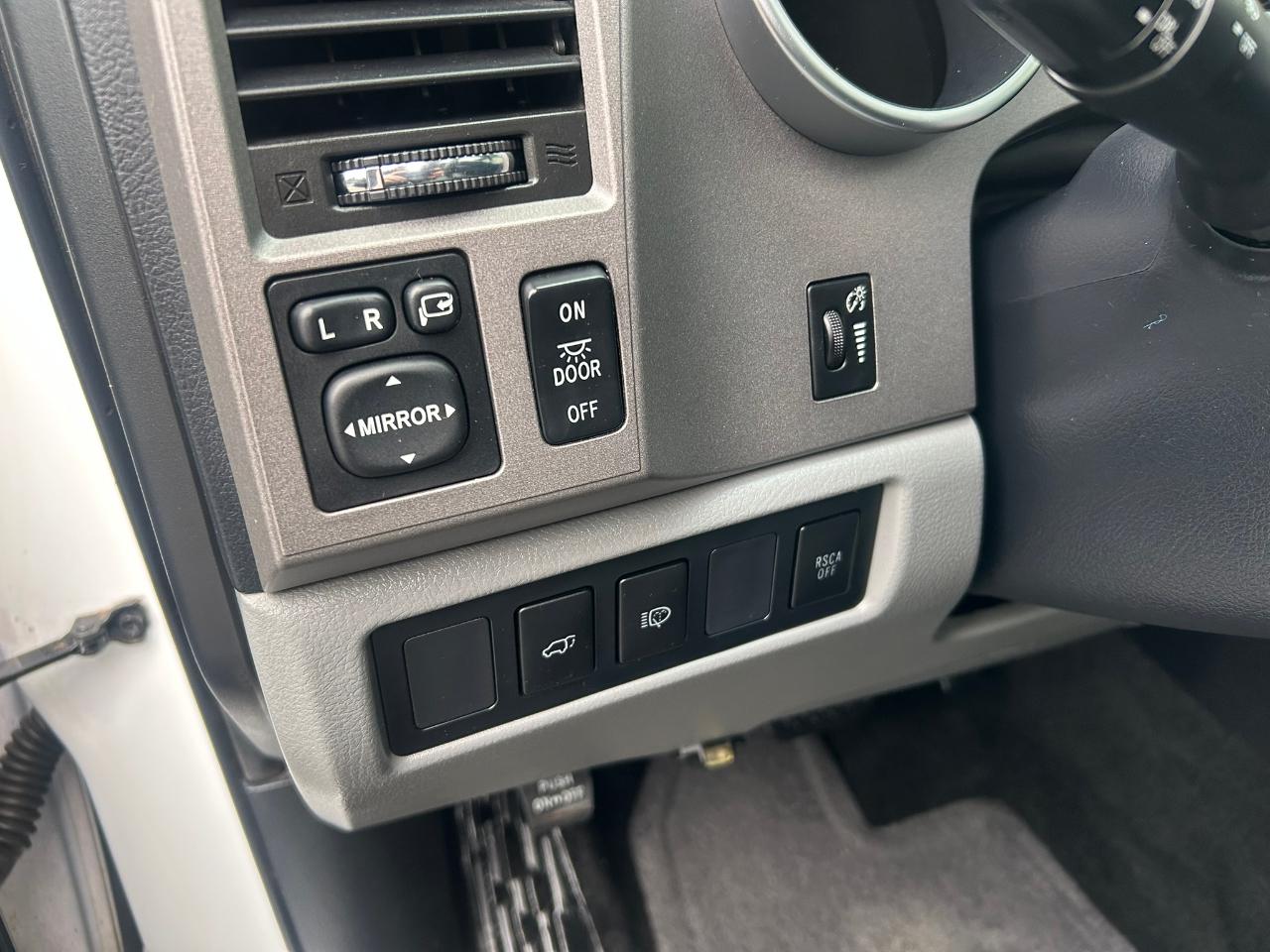 Toyota Sequoia Limited 4WD FFV 2013