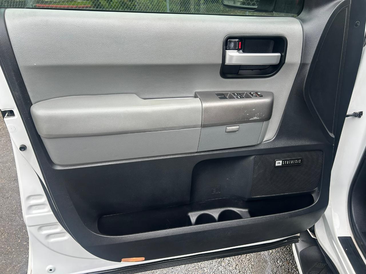 Toyota Sequoia Limited 4WD FFV 2013