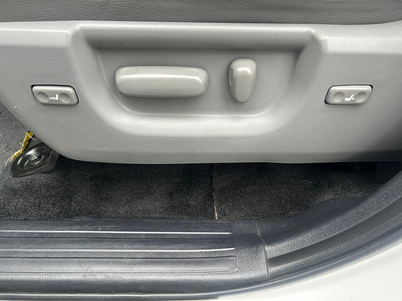 Toyota Sequoia Limited 4WD FFV 2013