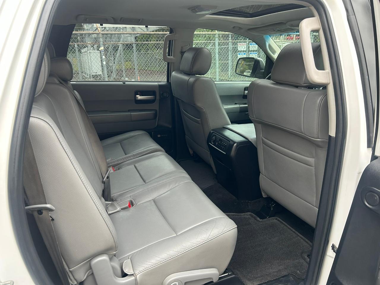 Toyota Sequoia Limited 4WD FFV 2013