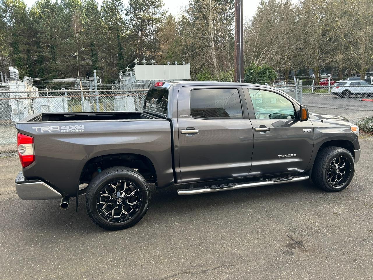 Toyota Tundra Limited 5.7L FFV CrewMax 4WD 2015
