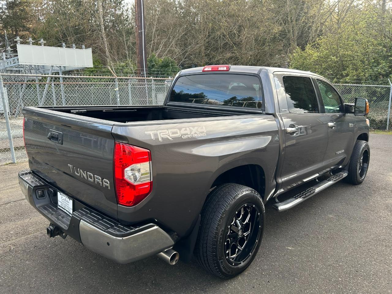 Toyota Tundra Limited 5.7L FFV CrewMax 4WD 2015