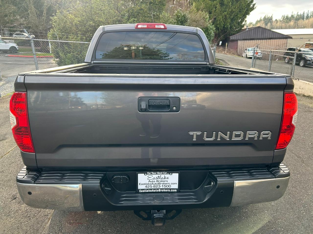 Toyota Tundra Limited 5.7L FFV CrewMax 4WD 2015