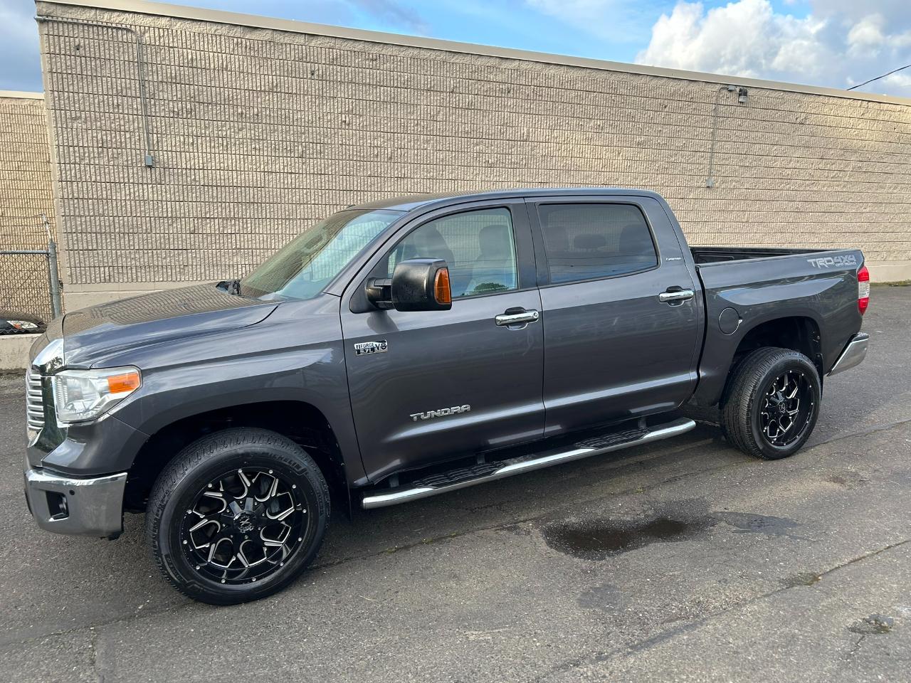 Toyota Tundra Limited 5.7L FFV CrewMax 4WD 2015