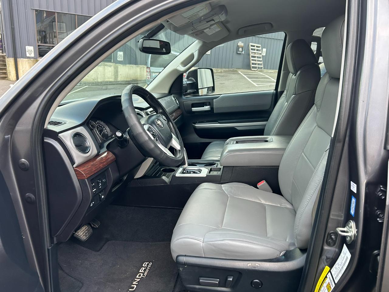 Toyota Tundra Limited 5.7L FFV CrewMax 4WD 2015