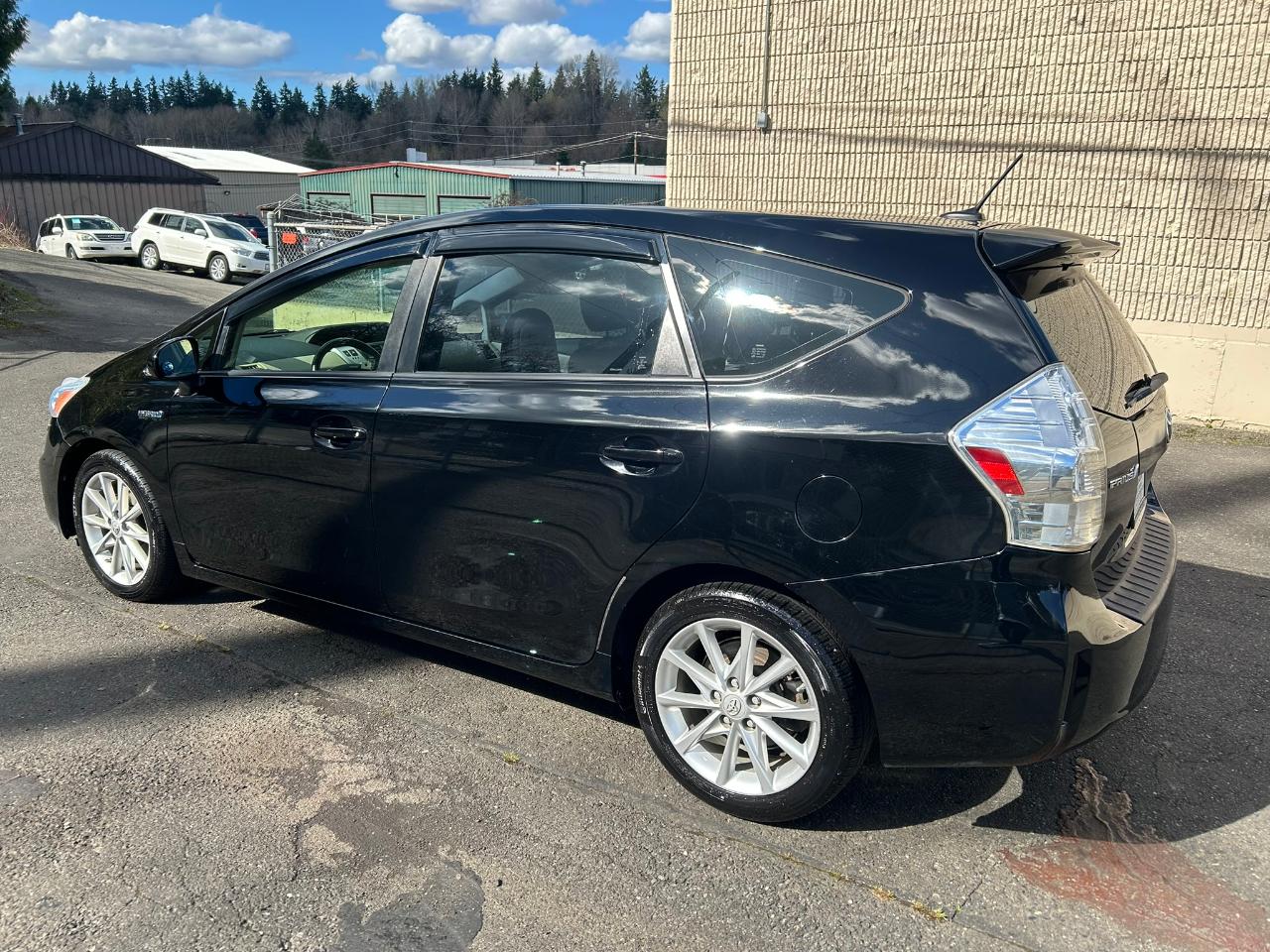 Toyota Prius V Five 2014