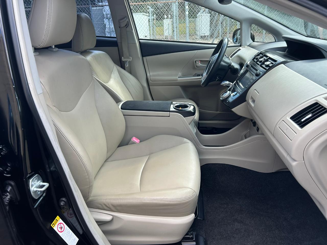 Toyota Prius V Five 2014