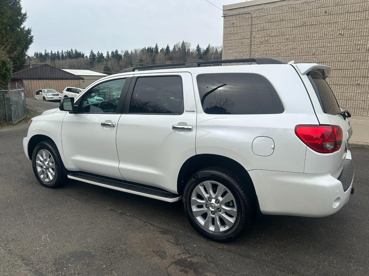 Toyota Sequoia Plantium 4WD FFV 2016