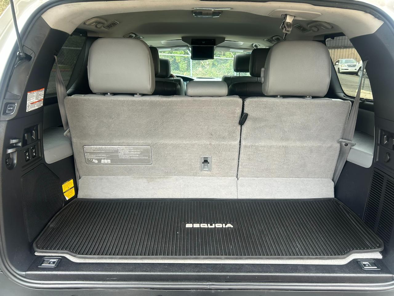 Toyota Sequoia Plantium 4WD FFV 2016