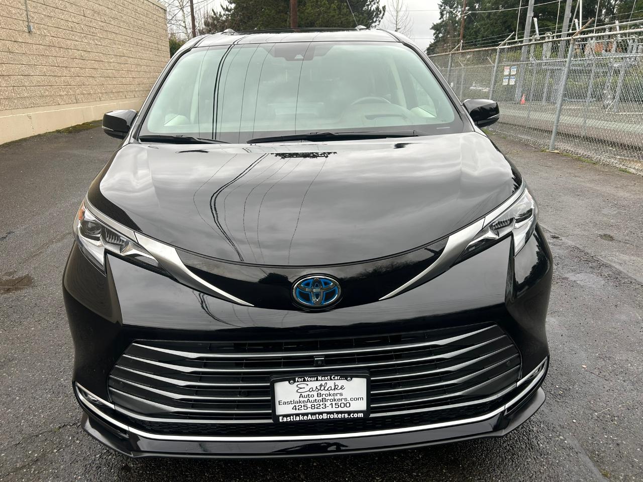 Toyota Sienna Platinum 7-Passenger AWD 2023