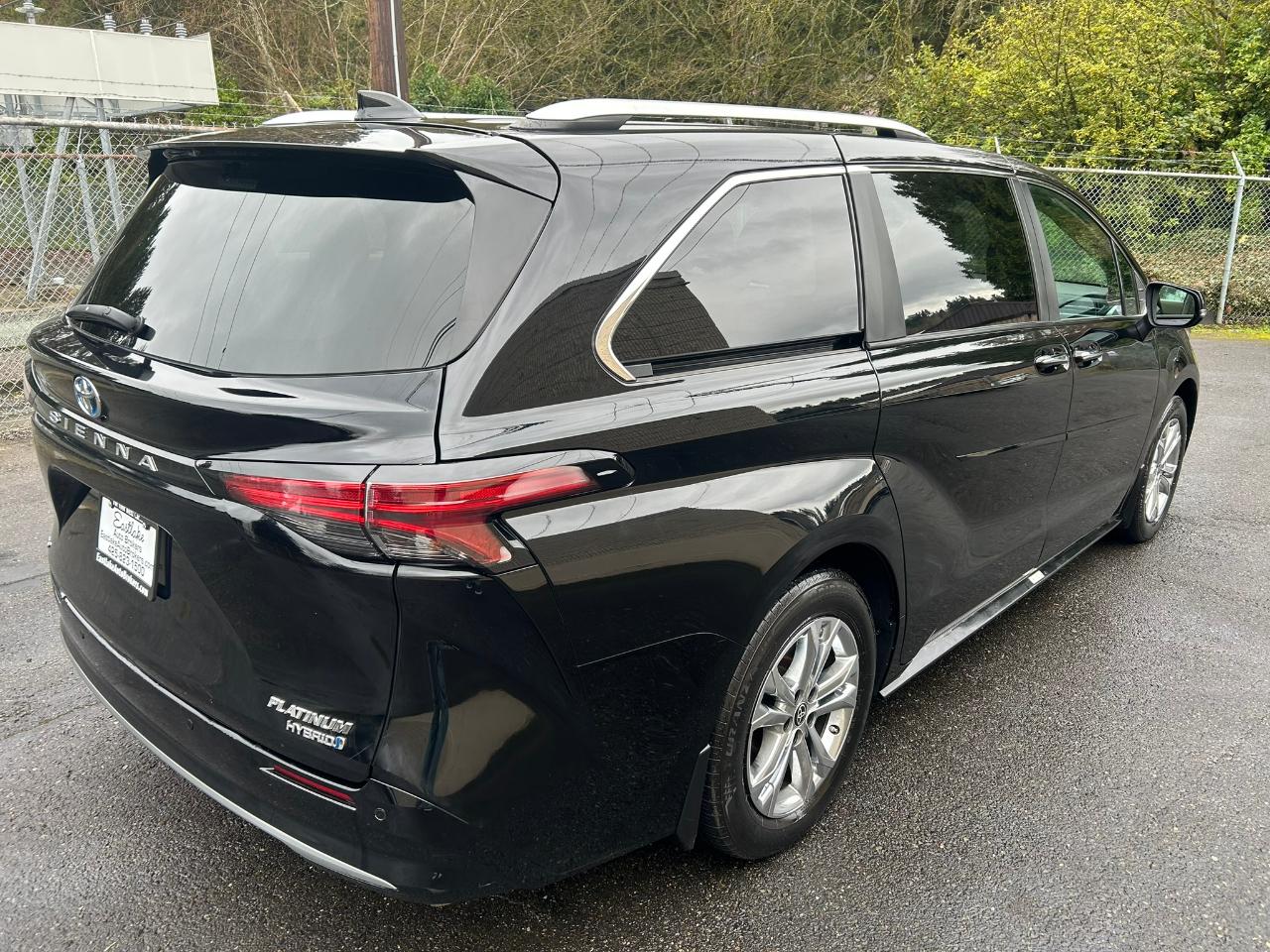 Toyota Sienna Platinum 7-Passenger AWD 2023