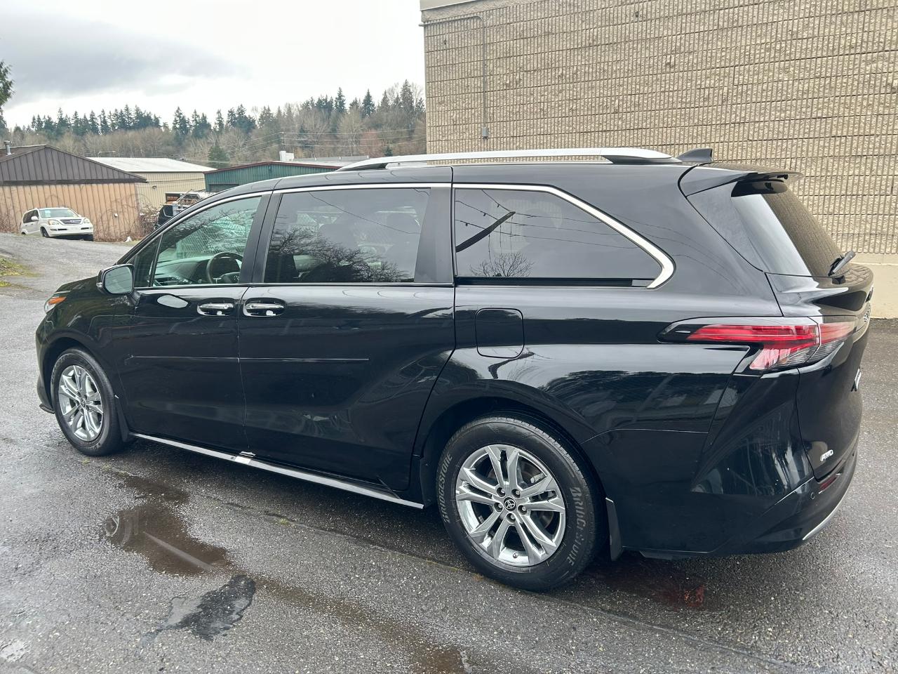 Toyota Sienna Platinum 7-Passenger AWD 2023