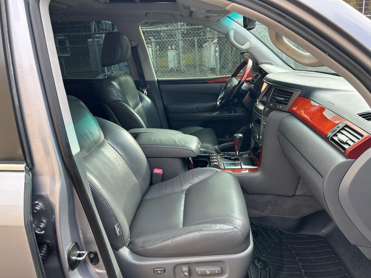 Lexus LX 570 Sport Utility 2008