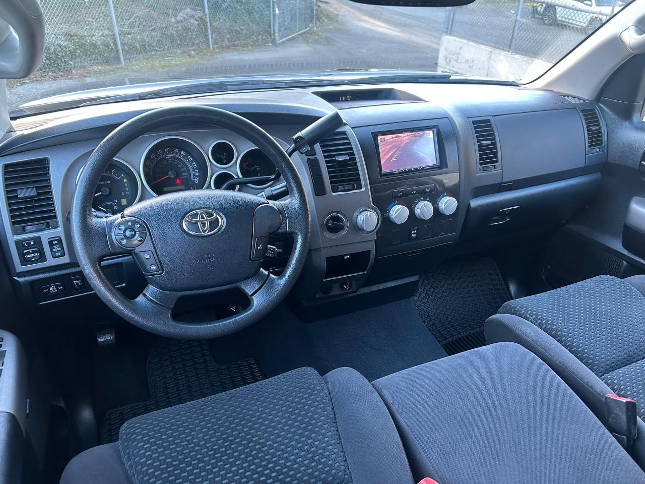 Toyota Tundra Tundra-Grade CrewMax 5.7L 4WD 2012