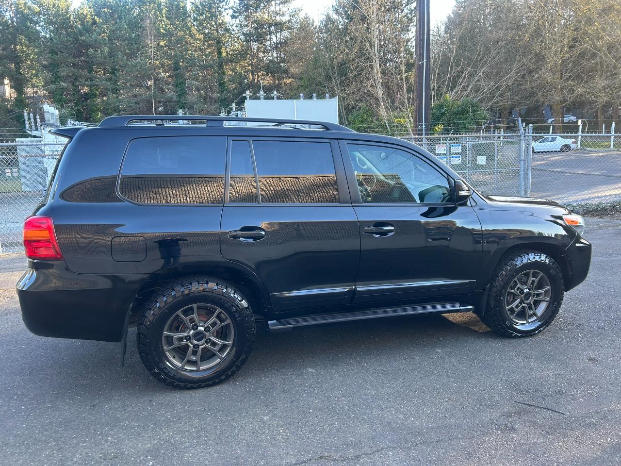 Toyota Land Cruiser 4WD 2013