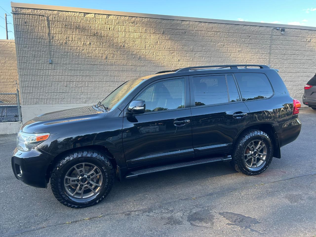 Toyota Land Cruiser 4WD 2013