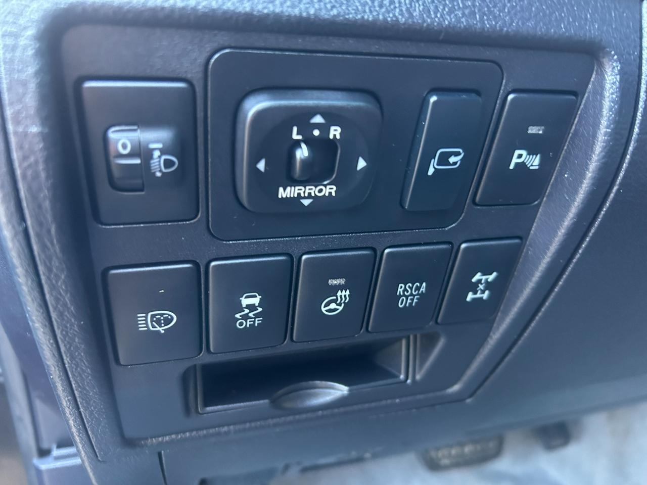 Toyota Land Cruiser 4WD 2013