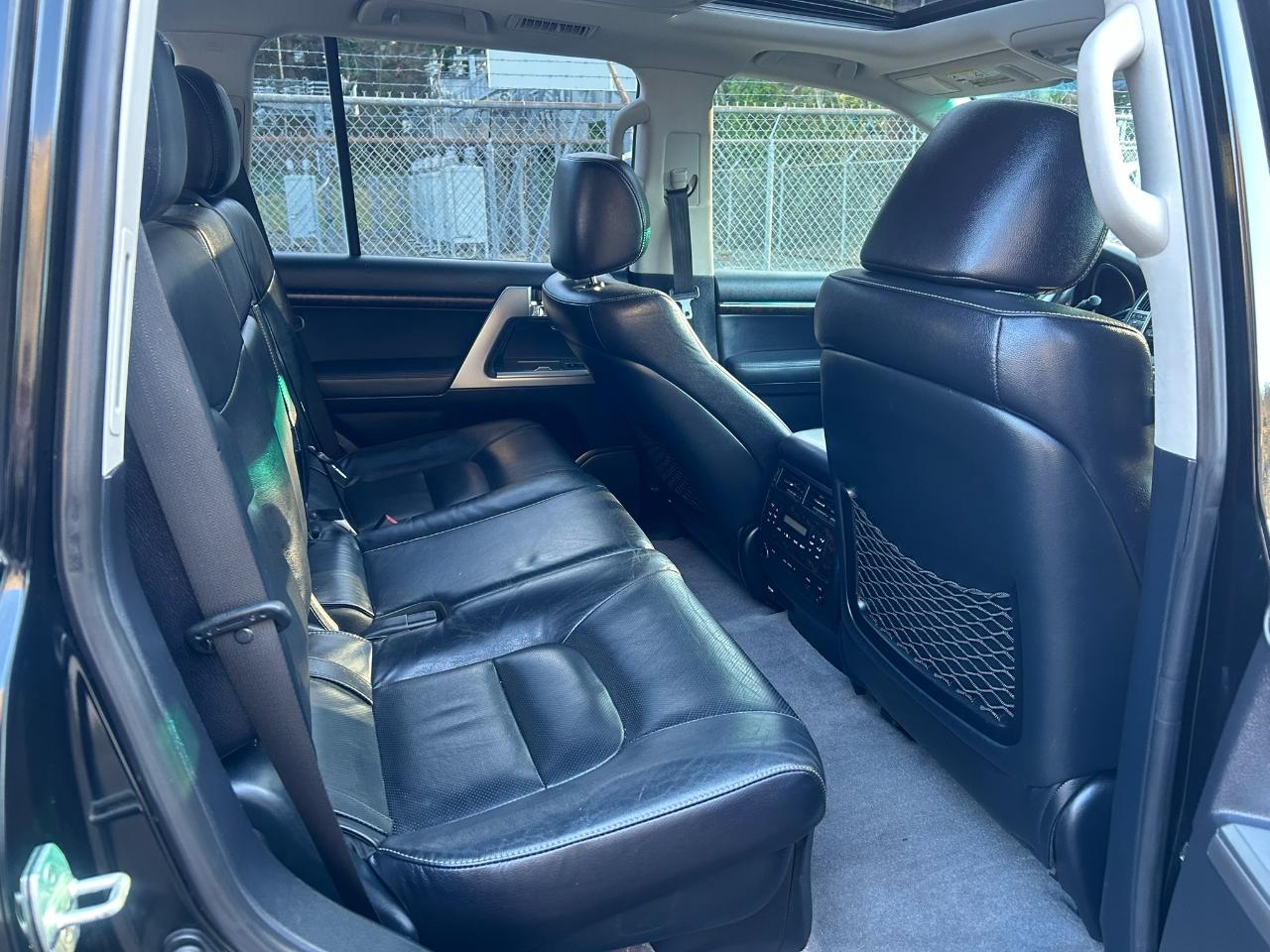 Toyota Land Cruiser 4WD 2013