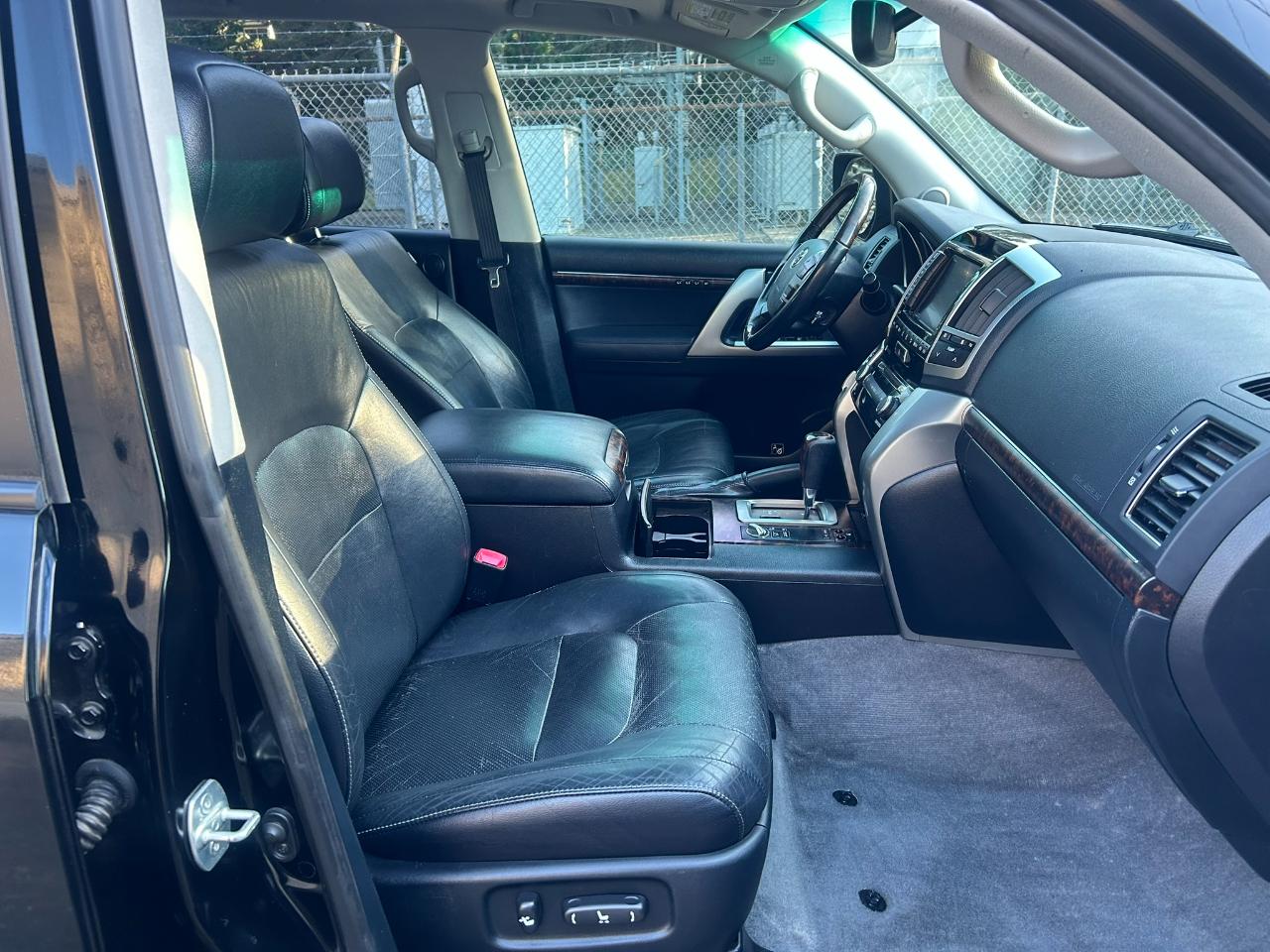 Toyota Land Cruiser 4WD 2013