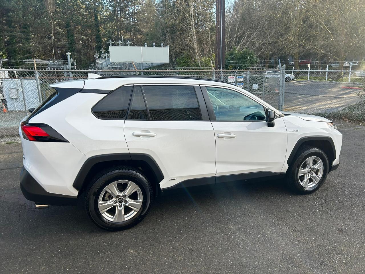 Toyota RAV4 Hybrid LE 2021