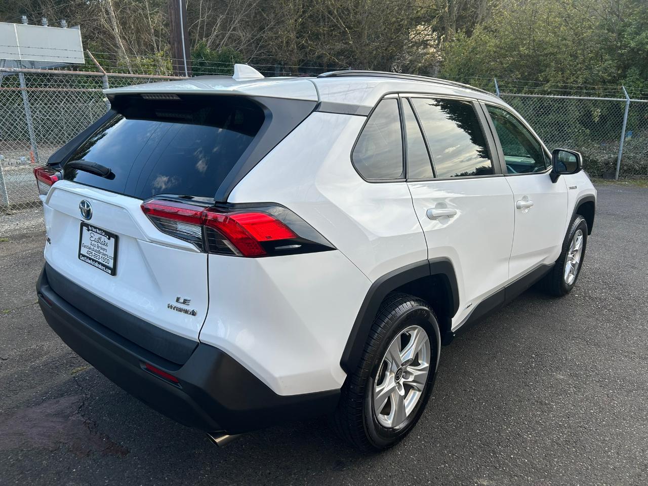 Toyota RAV4 Hybrid LE 2021