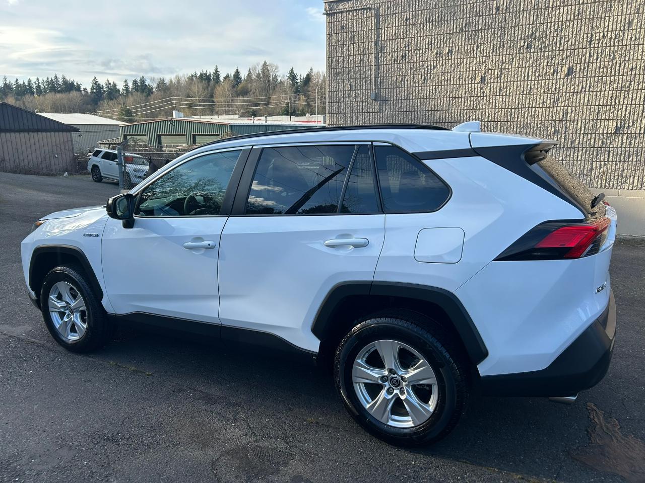 Toyota RAV4 Hybrid LE 2021