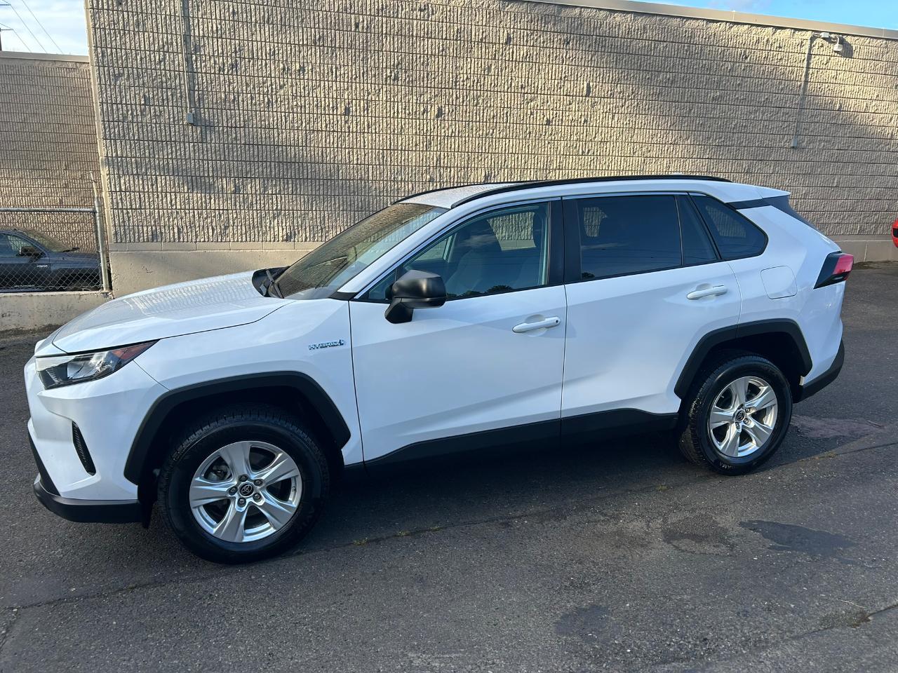 Toyota RAV4 Hybrid LE 2021
